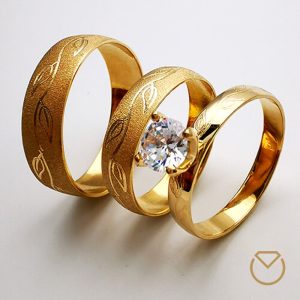 Argollas y anillo en oro 18k /REF. 061SO