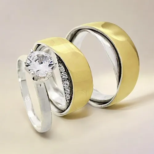 Anillo de compromiso y argollas de matrimonio